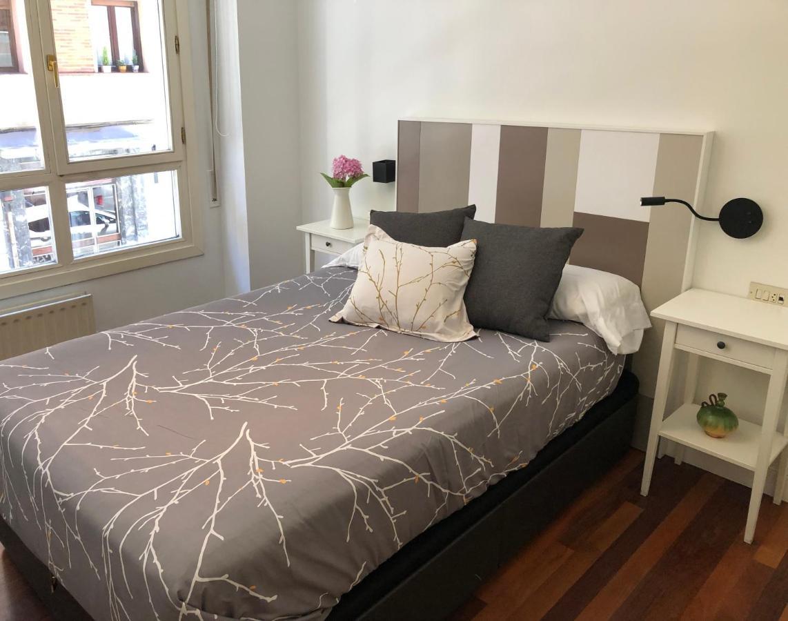 Apartamento Frente Al Guggenheim. Urbanizacion De Lujo En El Centro Bilbao Zewnętrze zdjęcie